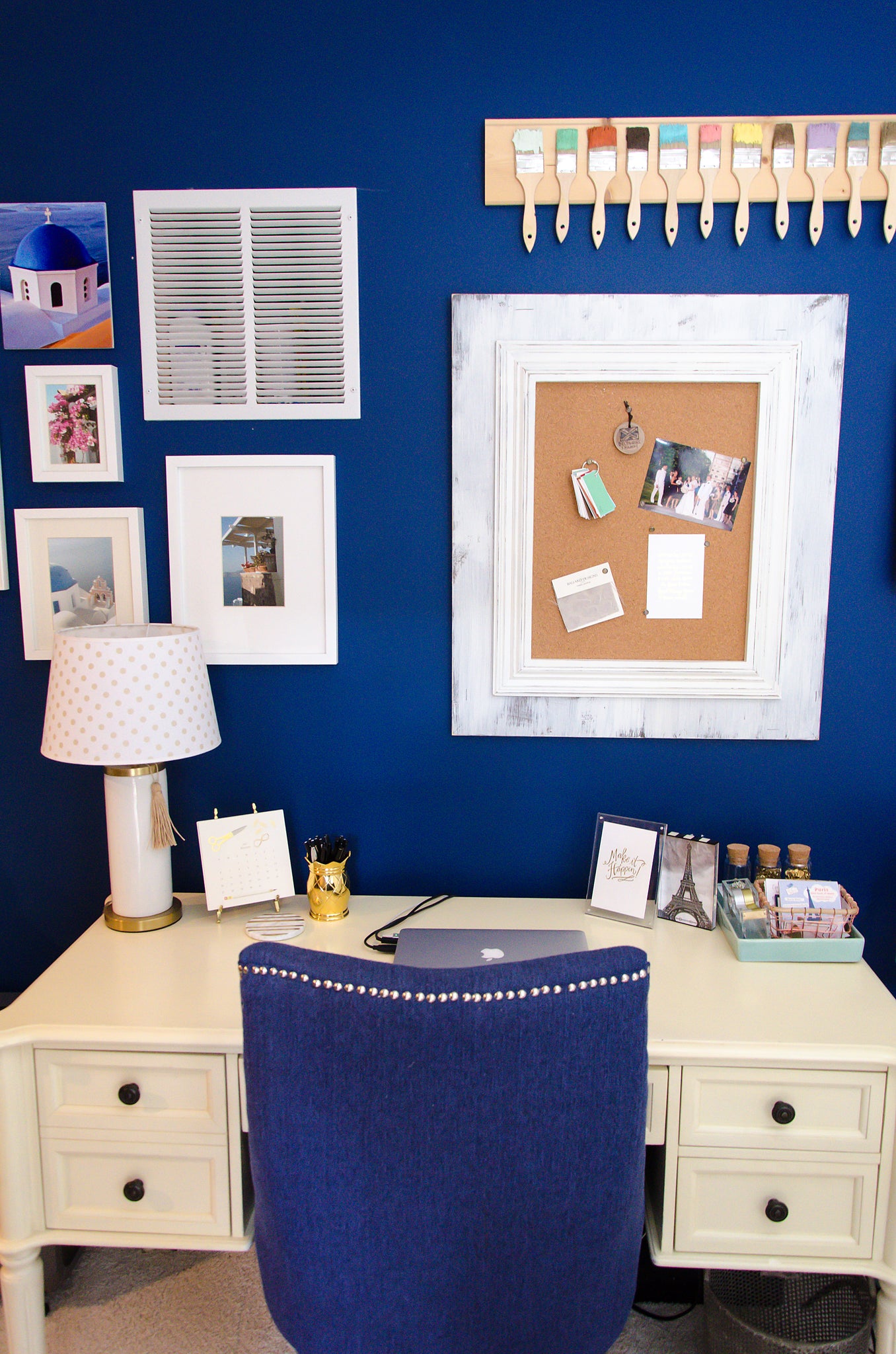 Classic Dover White Wash Corkboard