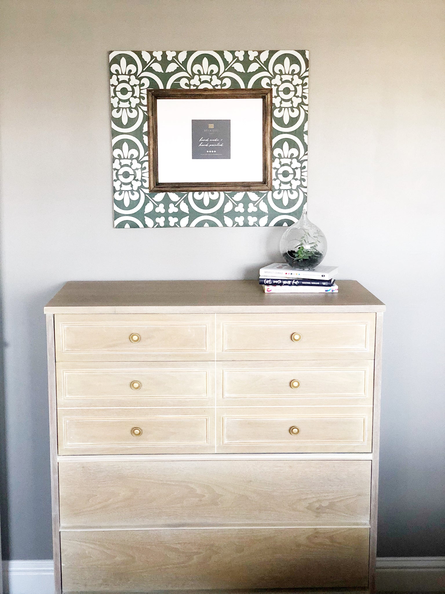 Perfect Sage Statement Frame